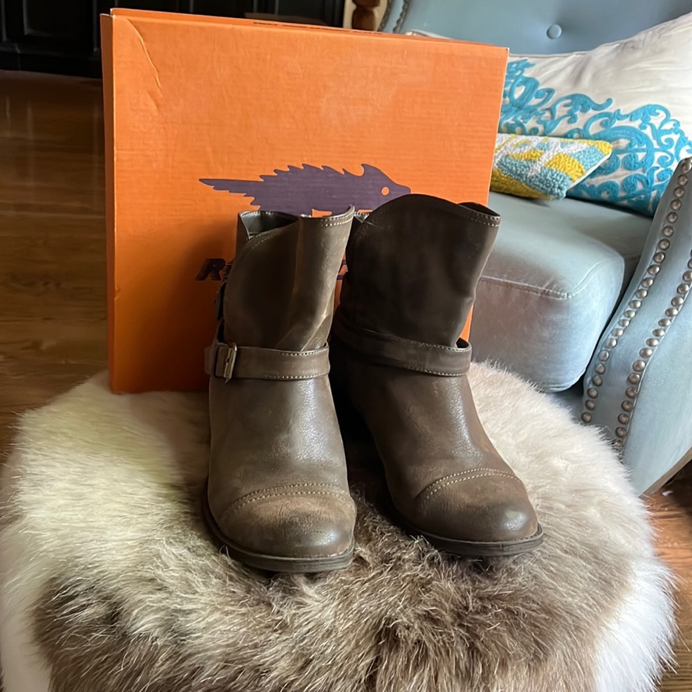 Rocket Dog boots size 8 1/2